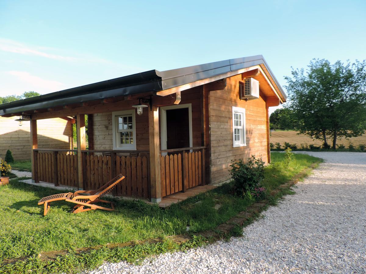 Evolution Camp Hotell SantʼIppolito Exteriör bild