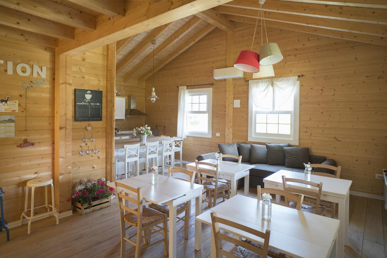 Evolution Camp Hotell SantʼIppolito Exteriör bild